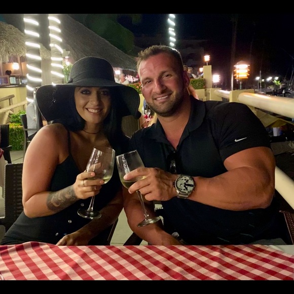 Meet your Posher, Rich - Picture 6 of 15